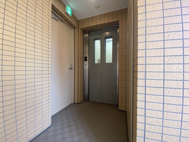■コンフォリア三田ノースの各階エレベーター